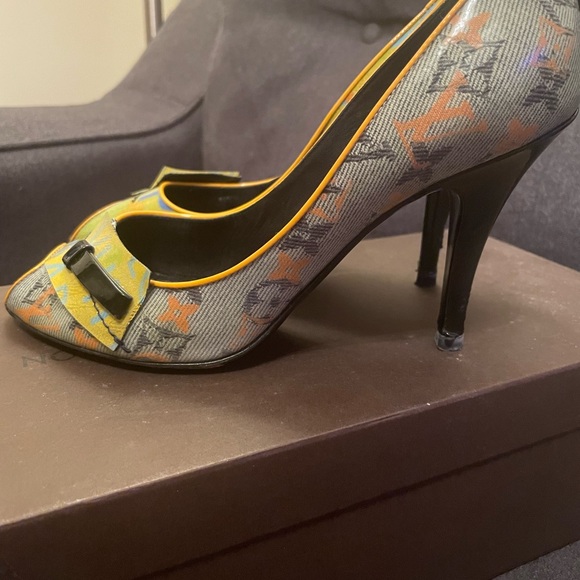 Limited Edition Runway Richard Prince for Louis Vuitton Heels - Picture 2 of 8